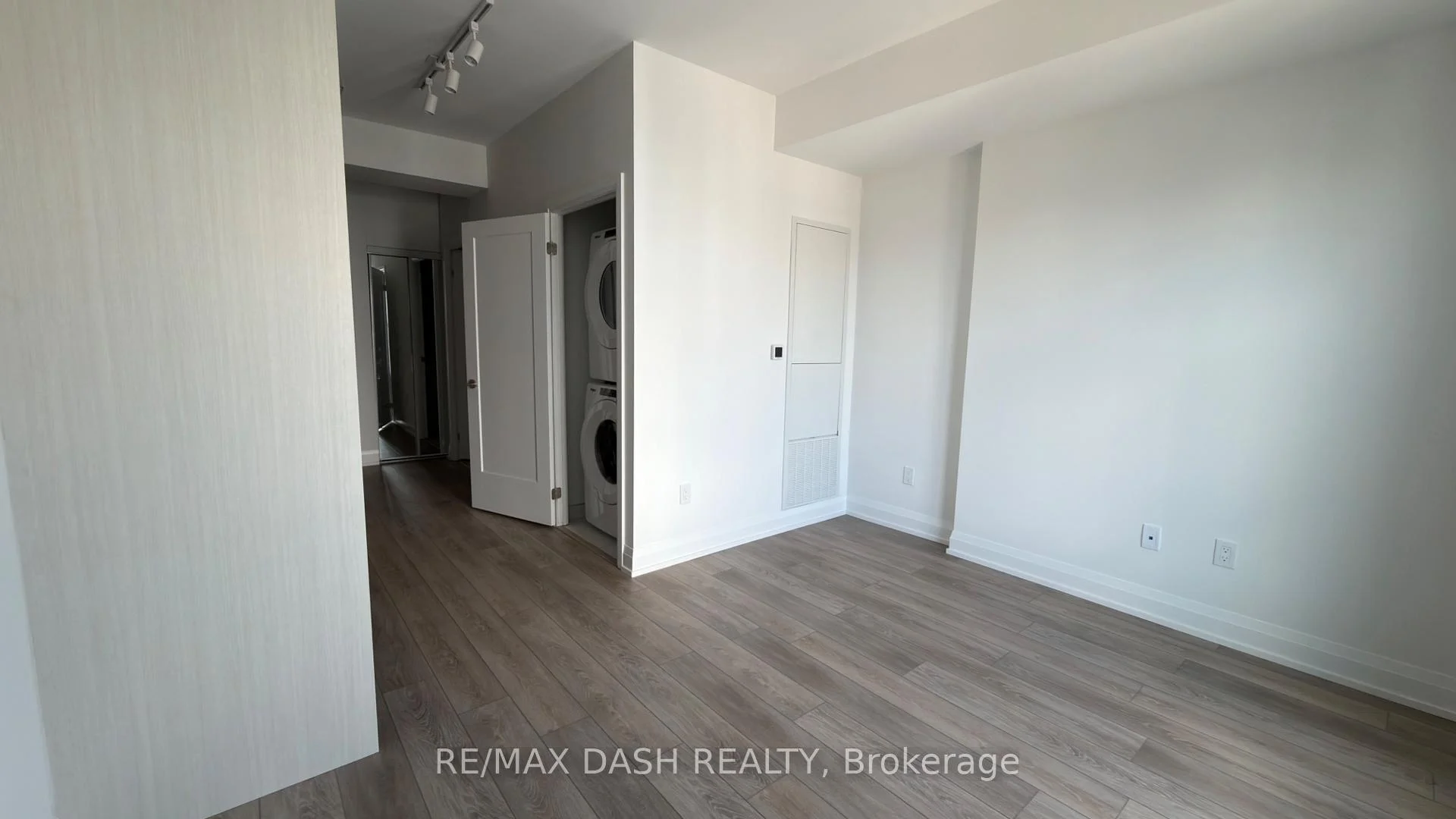 Photo 12 of Unit 3701, 20 Soudan Avenue, Toronto, Mount Pleasant West — HOMEH