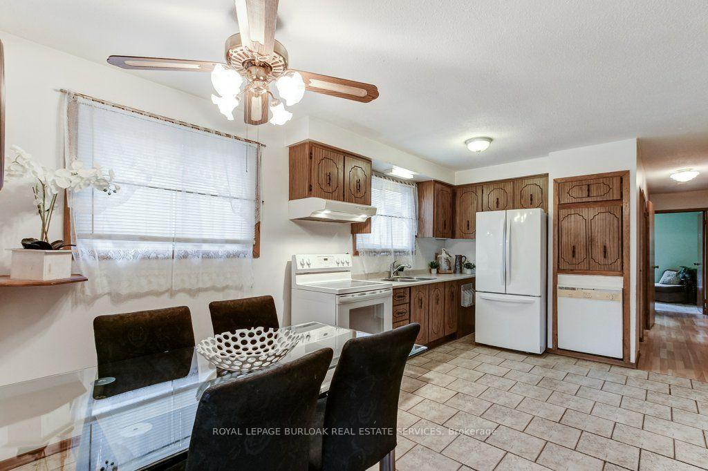 Photo 8 of 511 Rennie Street, Hamilton, Parkview — HOMEH