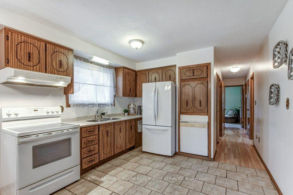 Photo 9 of 511 Rennie Street, Hamilton, Parkview — HOMEH