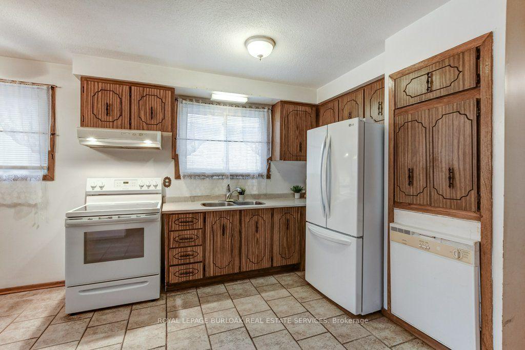 Photo 11 of 511 Rennie Street, Hamilton, Parkview — HOMEH