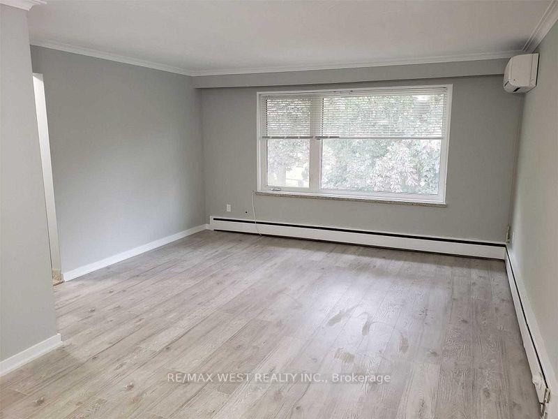 Photo 3 of Unit 15 C, 15 Cannon Road, Etobicoke, Stonegate-Queensway — HOMEH