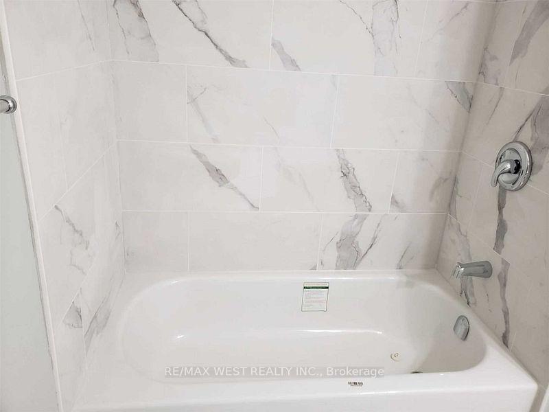 Photo 12 of Unit 15 C, 15 Cannon Road, Etobicoke, Stonegate-Queensway — HOMEH