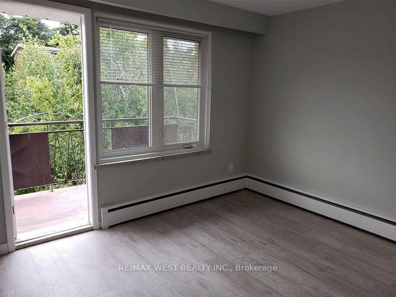Photo 16 of Unit 15 C, 15 Cannon Road, Etobicoke, Stonegate-Queensway — HOMEH