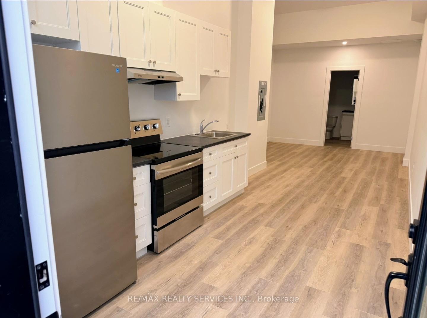 Photo 4 of Unit 1, 260 King Street, Welland, Welland Downtown — HOMEH