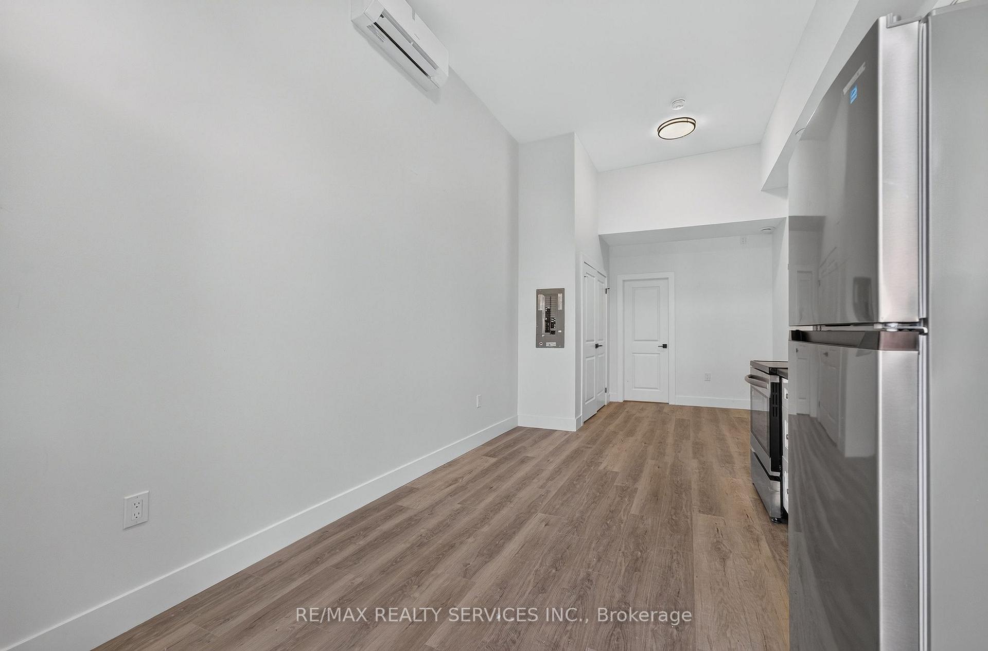Photo 14 of Unit 1, 260 King Street, Welland, Welland Downtown — HOMEH
