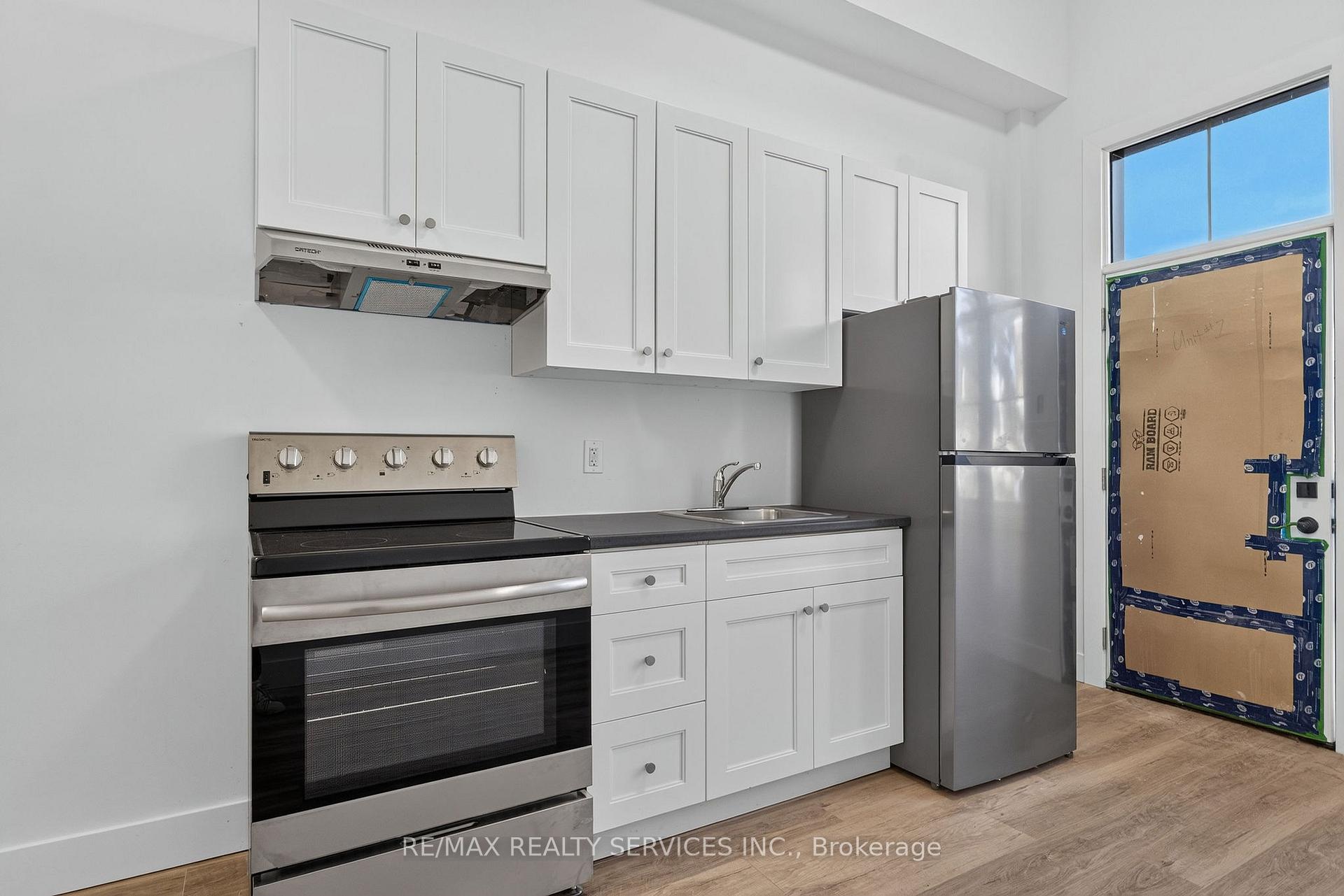 Photo 18 of Unit 1, 260 King Street, Welland, Welland Downtown — HOMEH