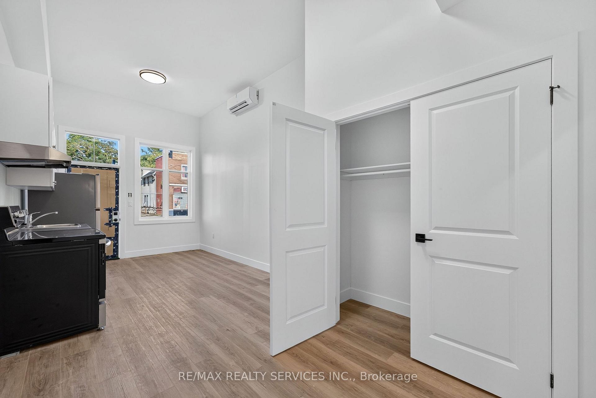 Photo 24 of Unit 1, 260 King Street, Welland, Welland Downtown — HOMEH