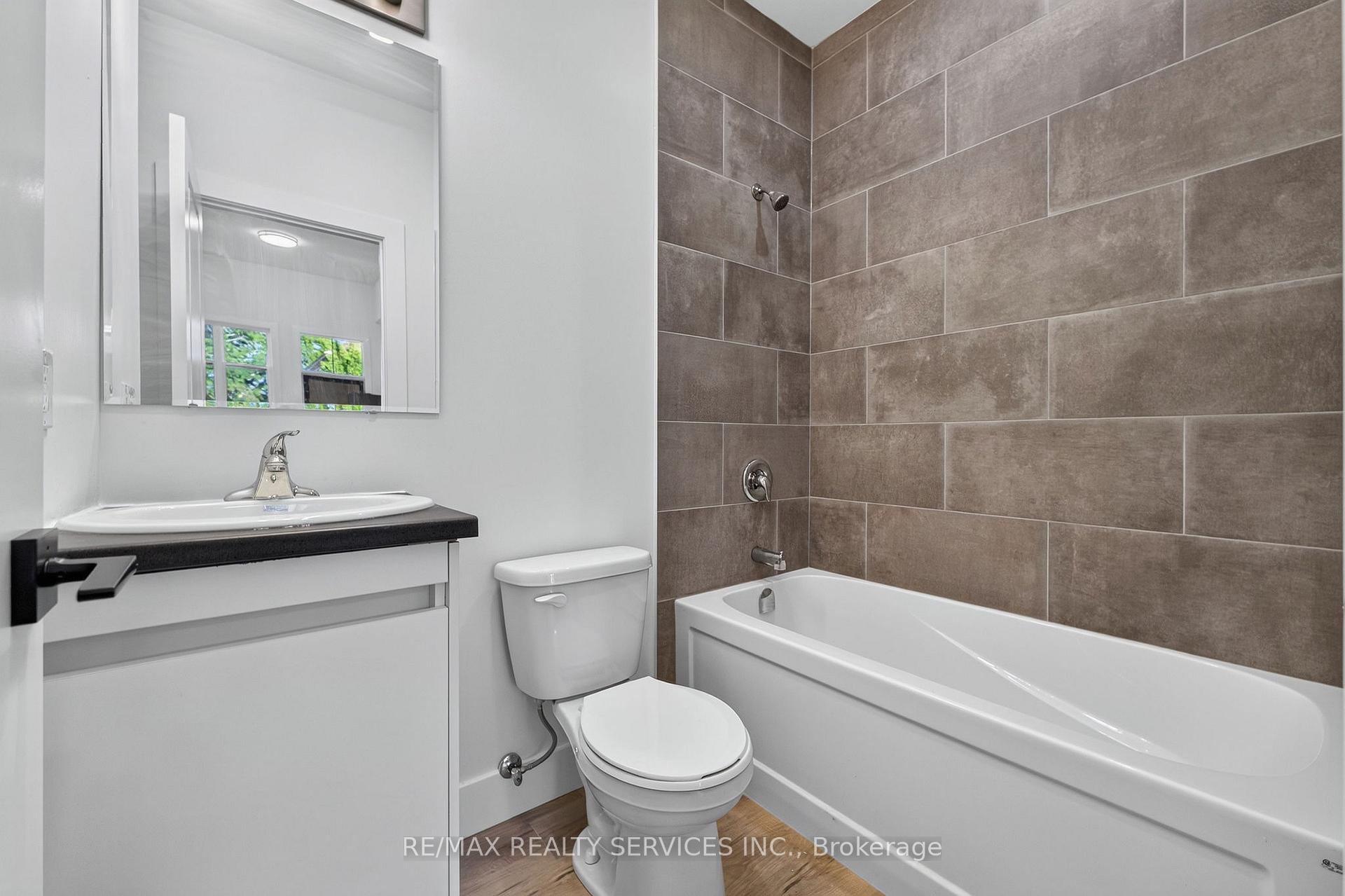 Photo 26 of Unit 1, 260 King Street, Welland, Welland Downtown — HOMEH