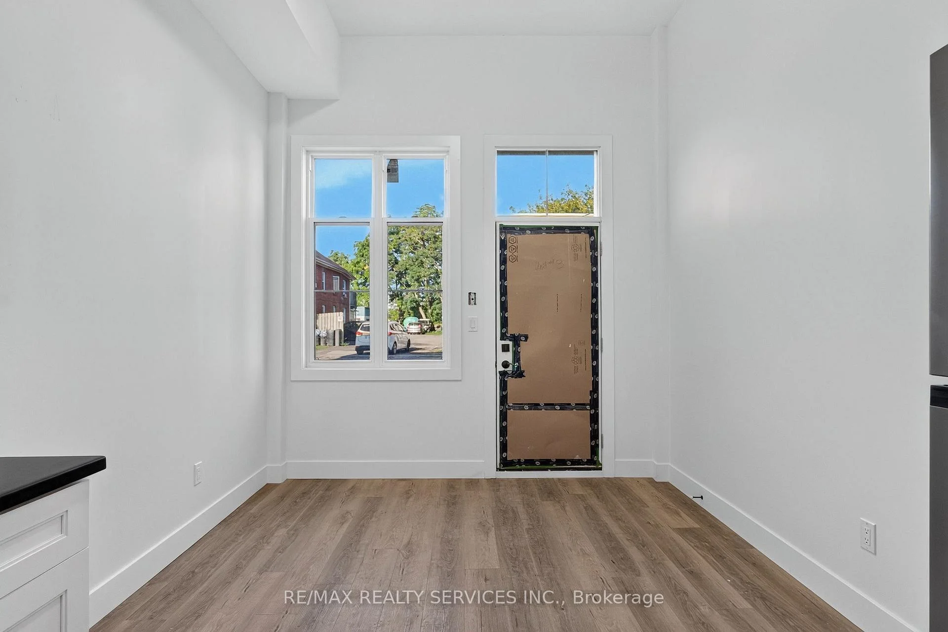 Photo 12 of Unit 1, 260 King Street, Welland, Welland Downtown — HOMEH