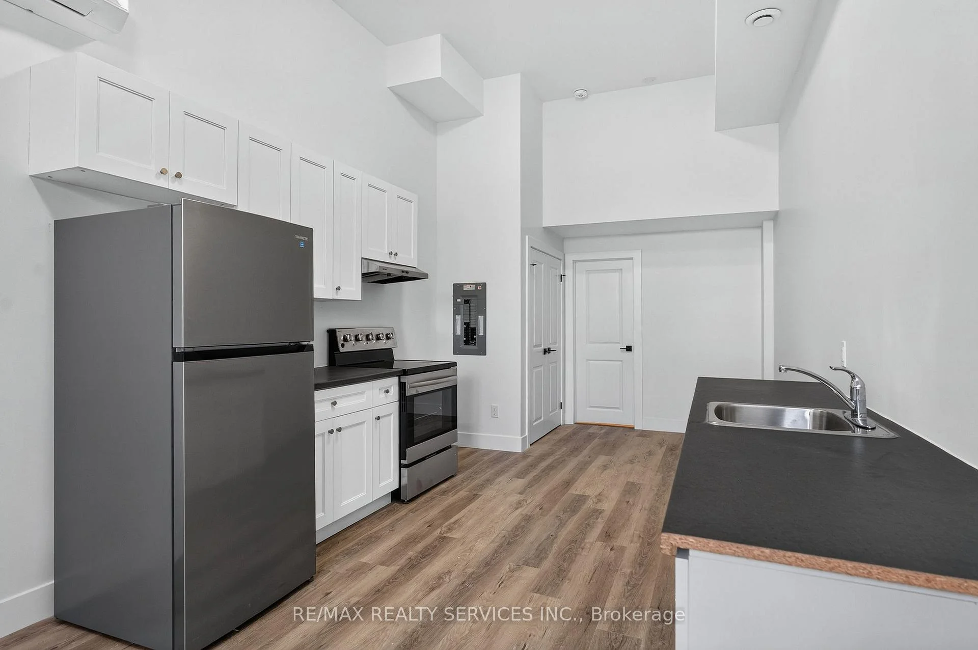 Photo 15 of Unit 1, 260 King Street, Welland, Welland Downtown — HOMEH