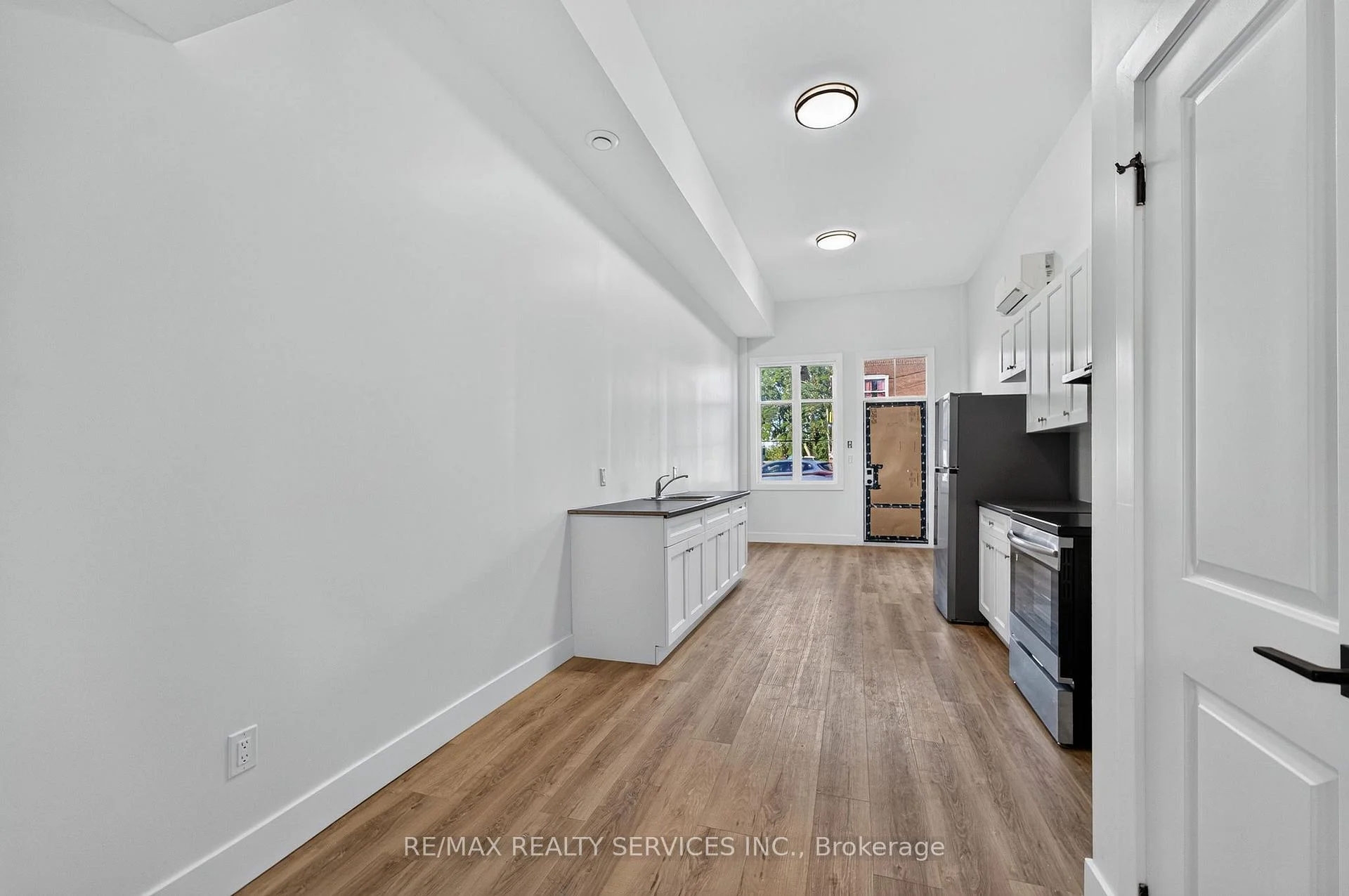 Photo 21 of Unit 1, 260 King Street, Welland, Welland Downtown — HOMEH
