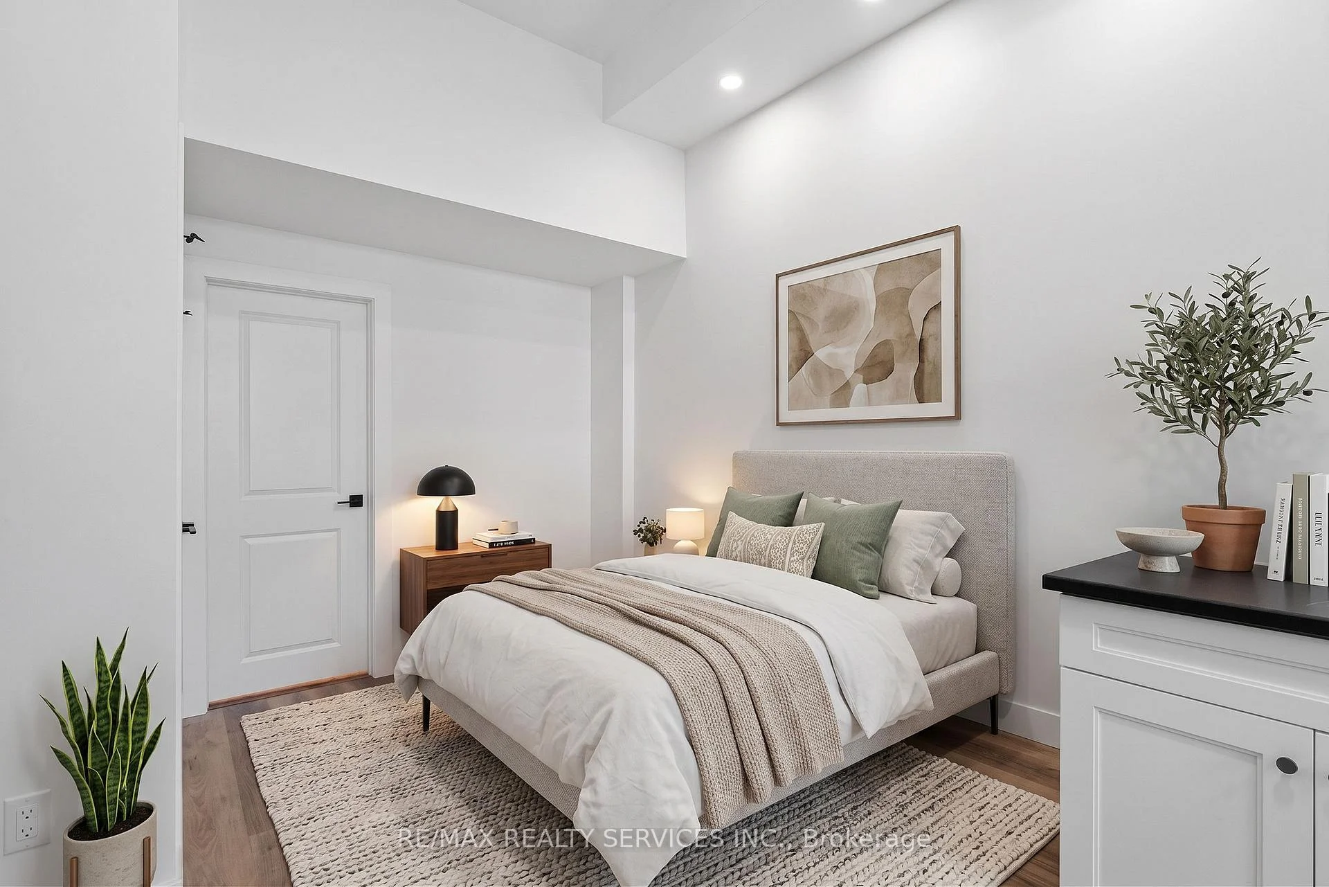 Photo 23 of Unit 1, 260 King Street, Welland, Welland Downtown — HOMEH