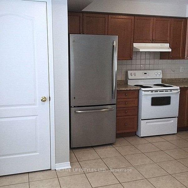 Photo 4 of Unit 15, 3355 Thomas Street, Mississauga, Churchill Meadows — HOMEH