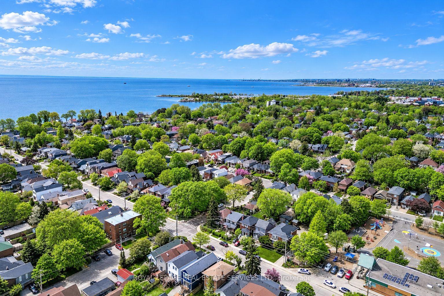 Photo 3 of 60 Sixth Street, Etobicoke, New Toronto — HOMEH