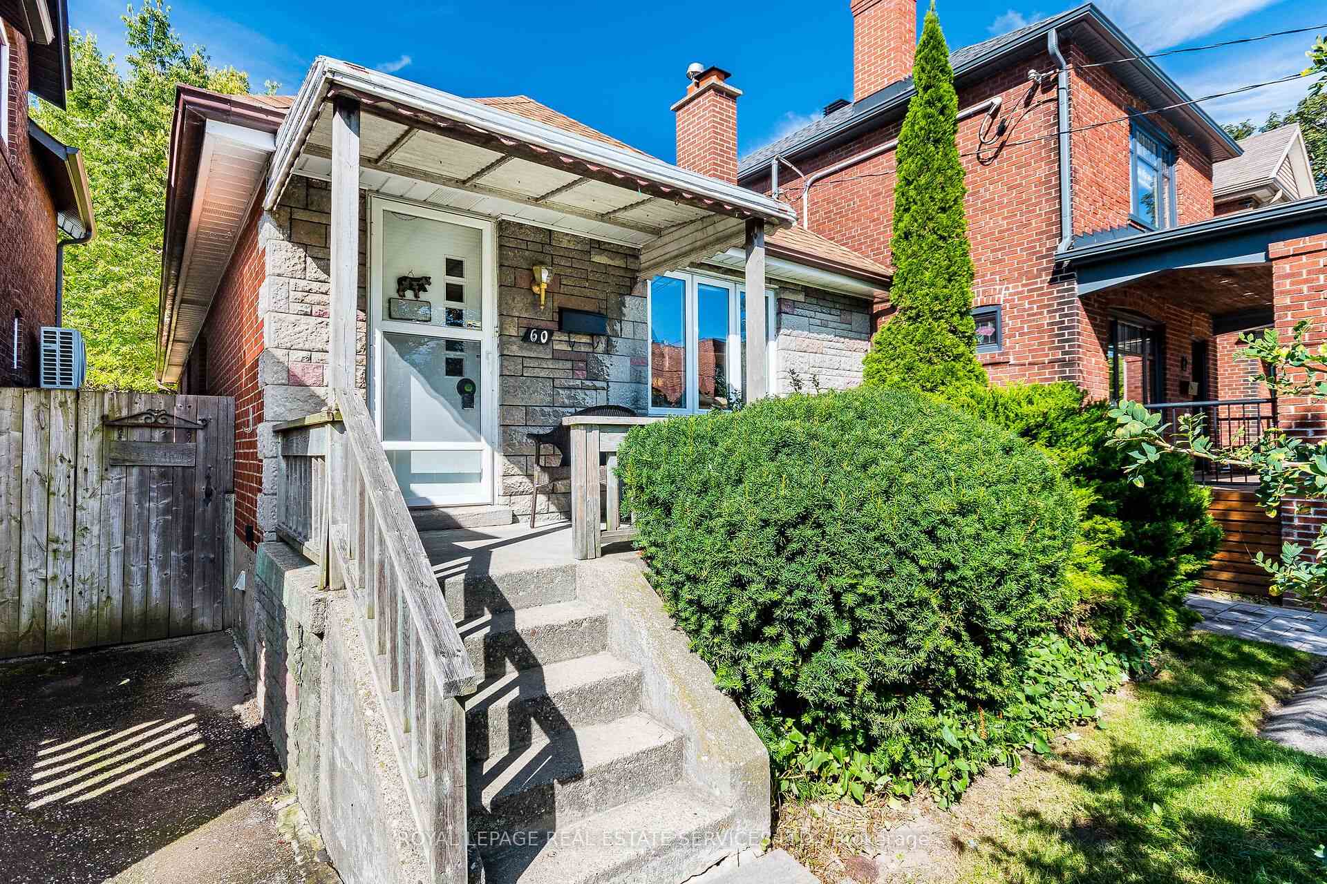 Photo 6 of 60 Sixth Street, Etobicoke, New Toronto — HOMEH