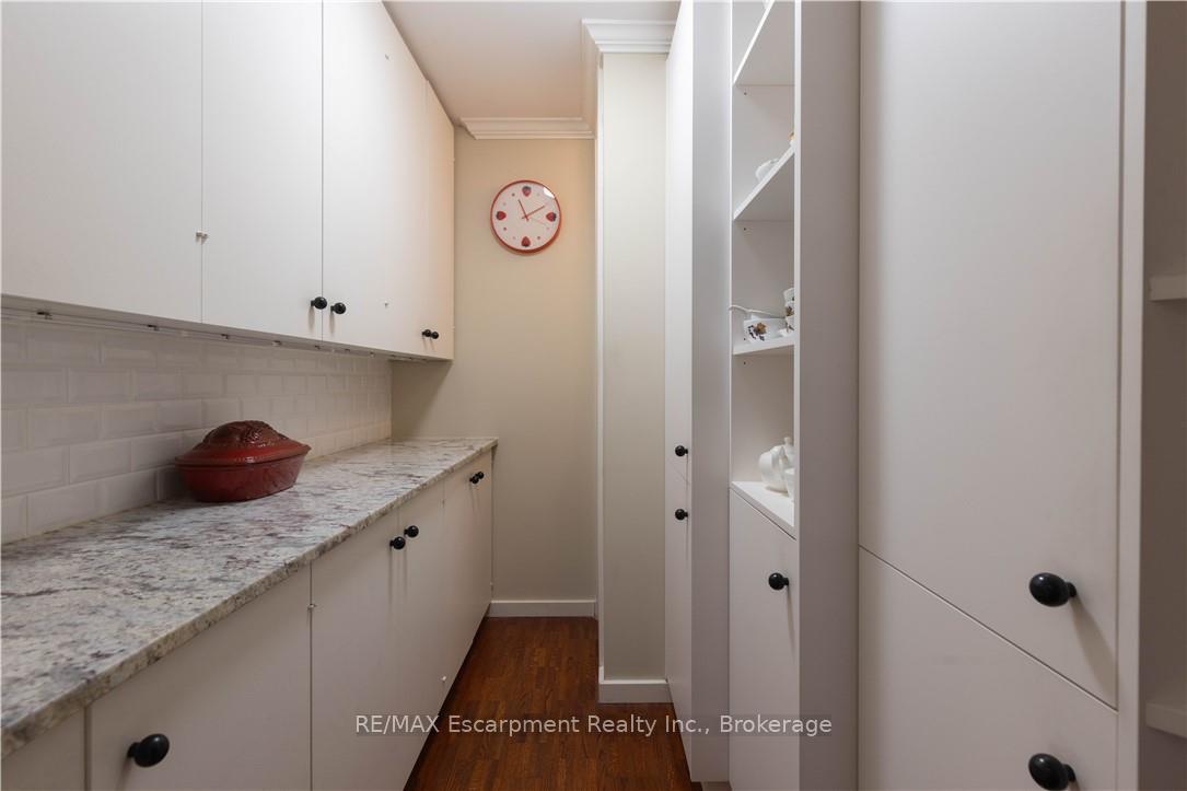 Photo 17 of 1168 Carey Road, Oakville, Morrison — HOMEH
