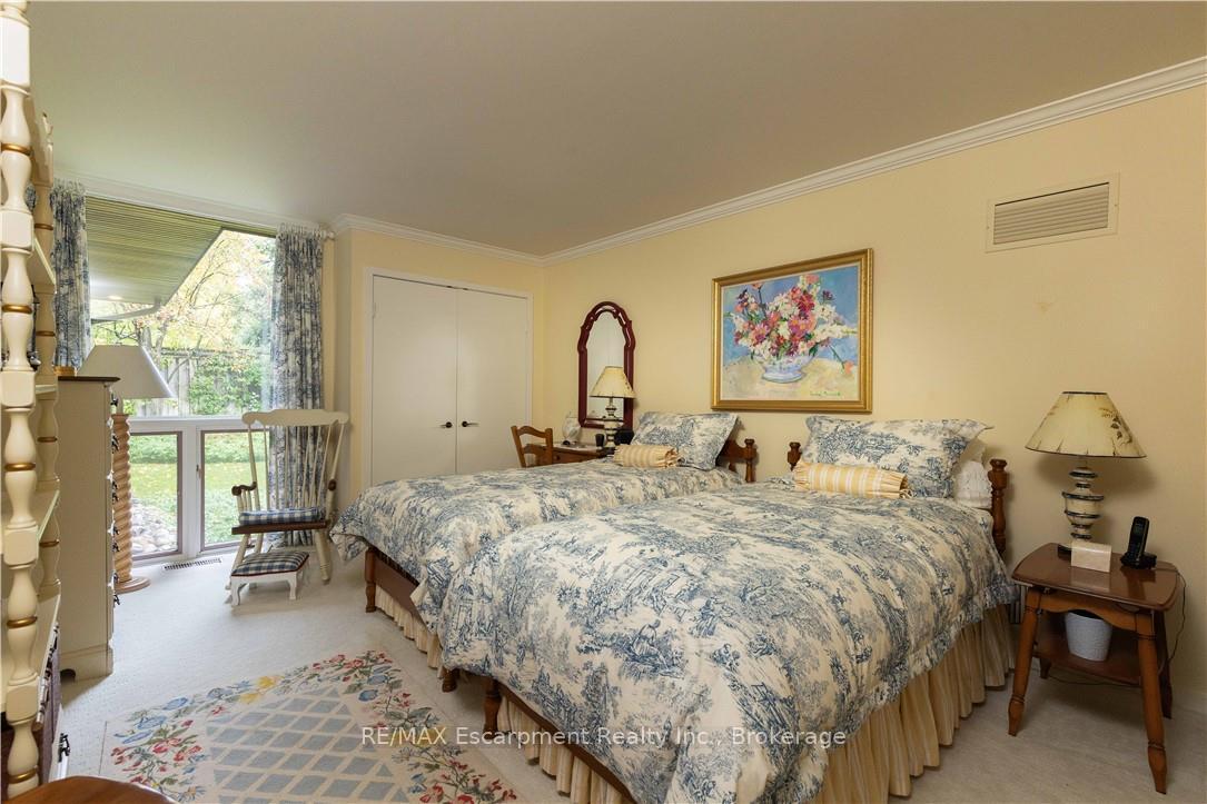 Photo 23 of 1168 Carey Road, Oakville, Morrison — HOMEH
