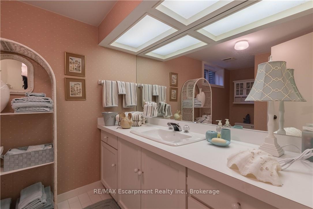 Photo 29 of 1168 Carey Road, Oakville, Morrison — HOMEH