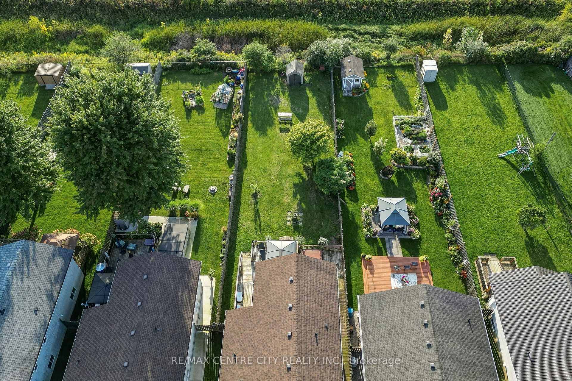 Photo 6 of 26 Glenview Court, St. Thomas — HOMEH