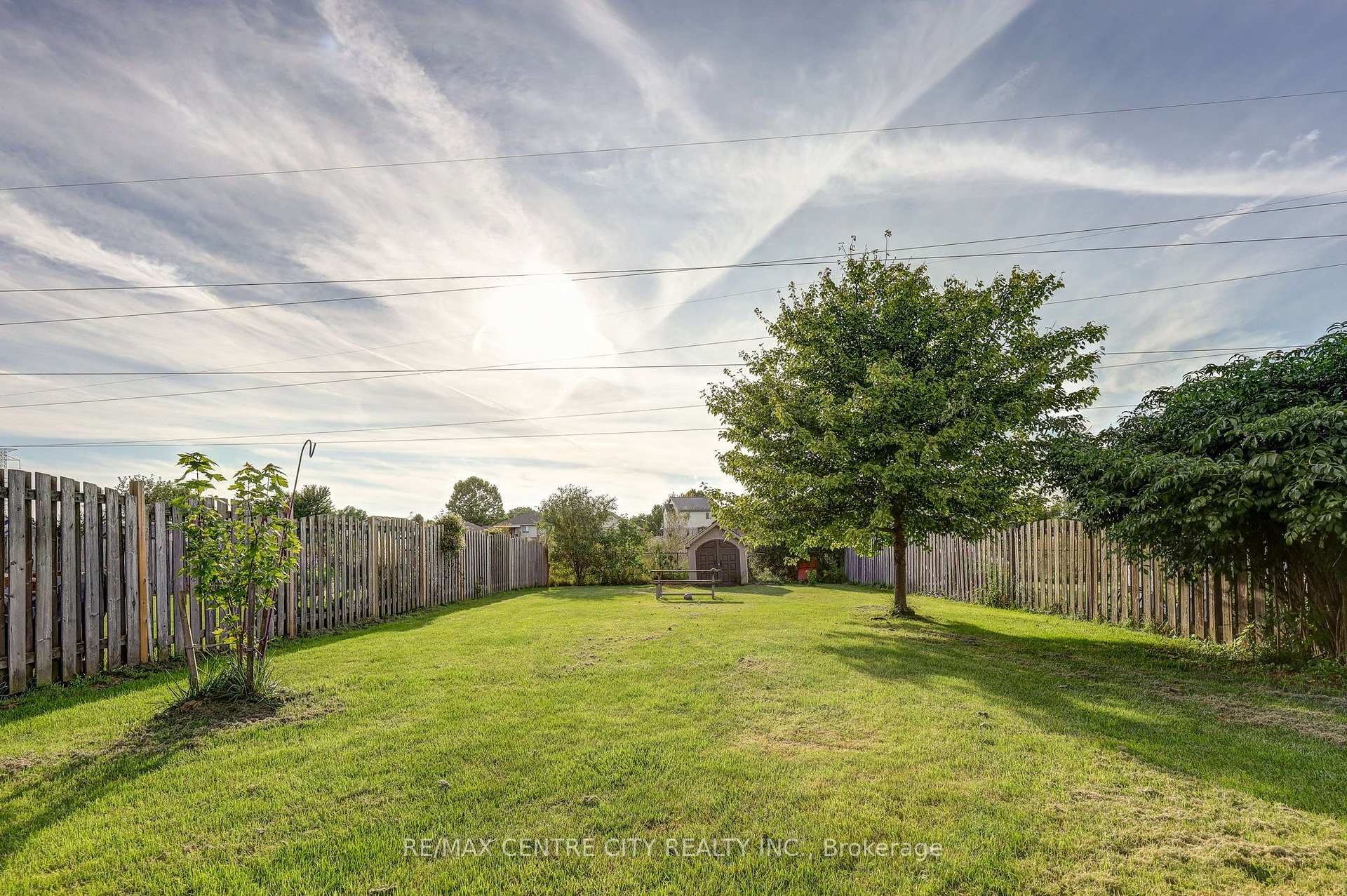 Photo 10 of 26 Glenview Court, St. Thomas — HOMEH