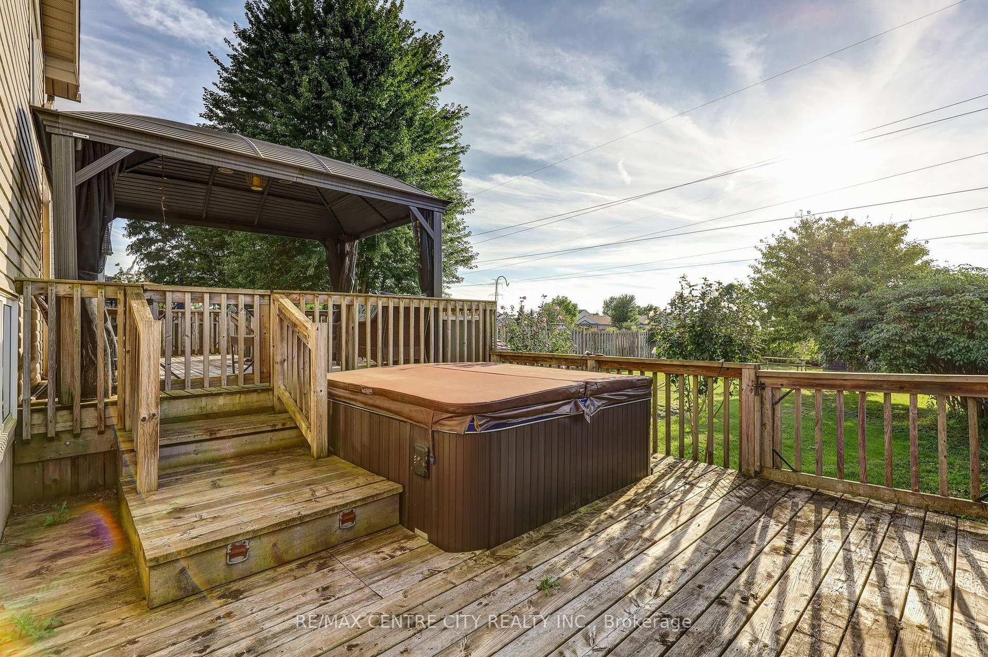 Photo 12 of 26 Glenview Court, St. Thomas — HOMEH