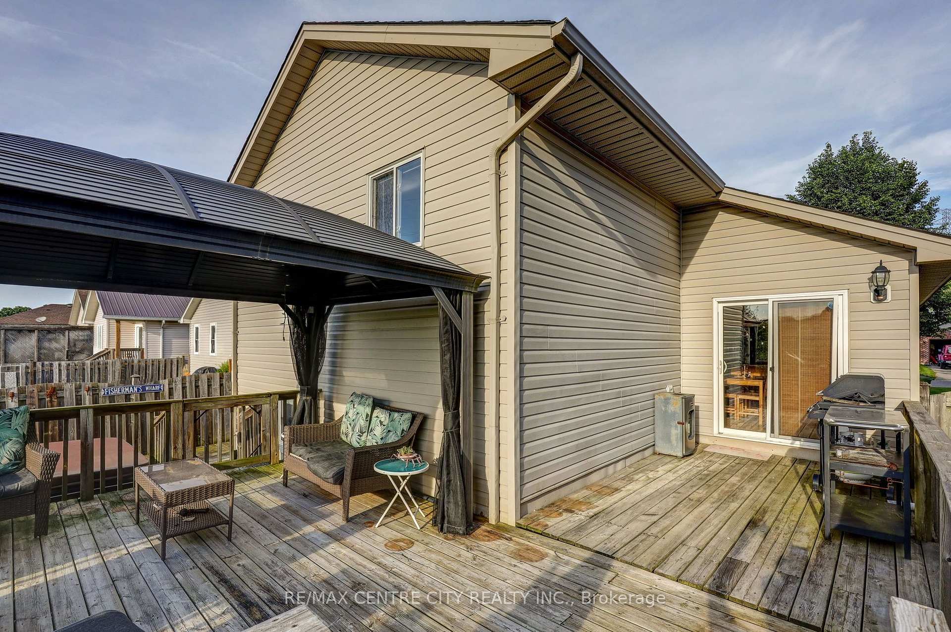 Photo 13 of 26 Glenview Court, St. Thomas — HOMEH