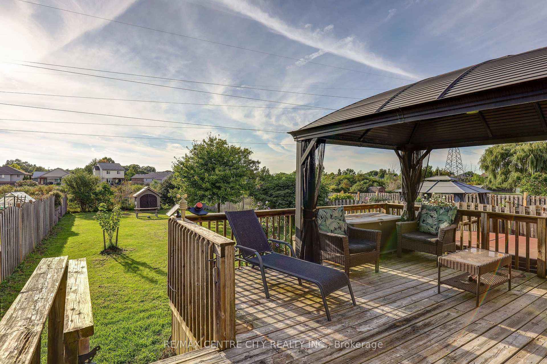 Photo 14 of 26 Glenview Court, St. Thomas — HOMEH