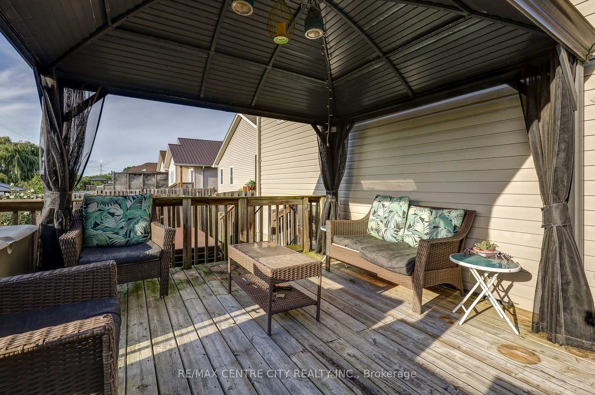 Photo 15 of 26 Glenview Court, St. Thomas — HOMEH
