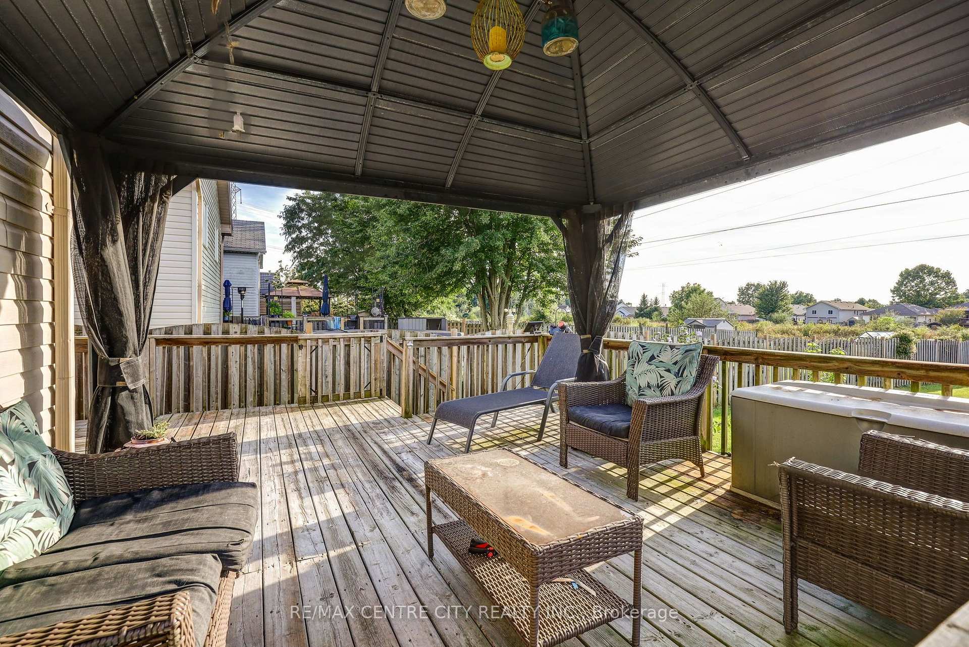 Photo 16 of 26 Glenview Court, St. Thomas — HOMEH
