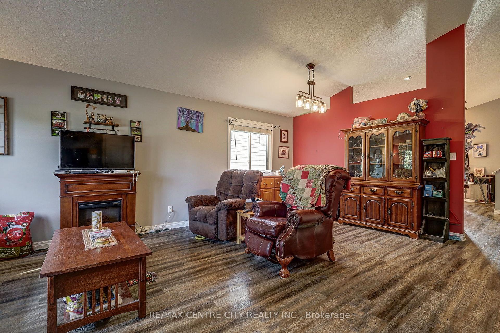 Photo 21 of 26 Glenview Court, St. Thomas — HOMEH