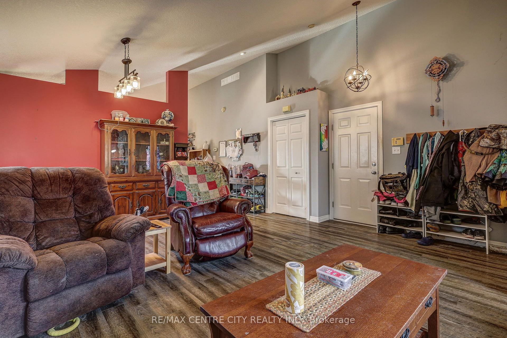 Photo 22 of 26 Glenview Court, St. Thomas — HOMEH