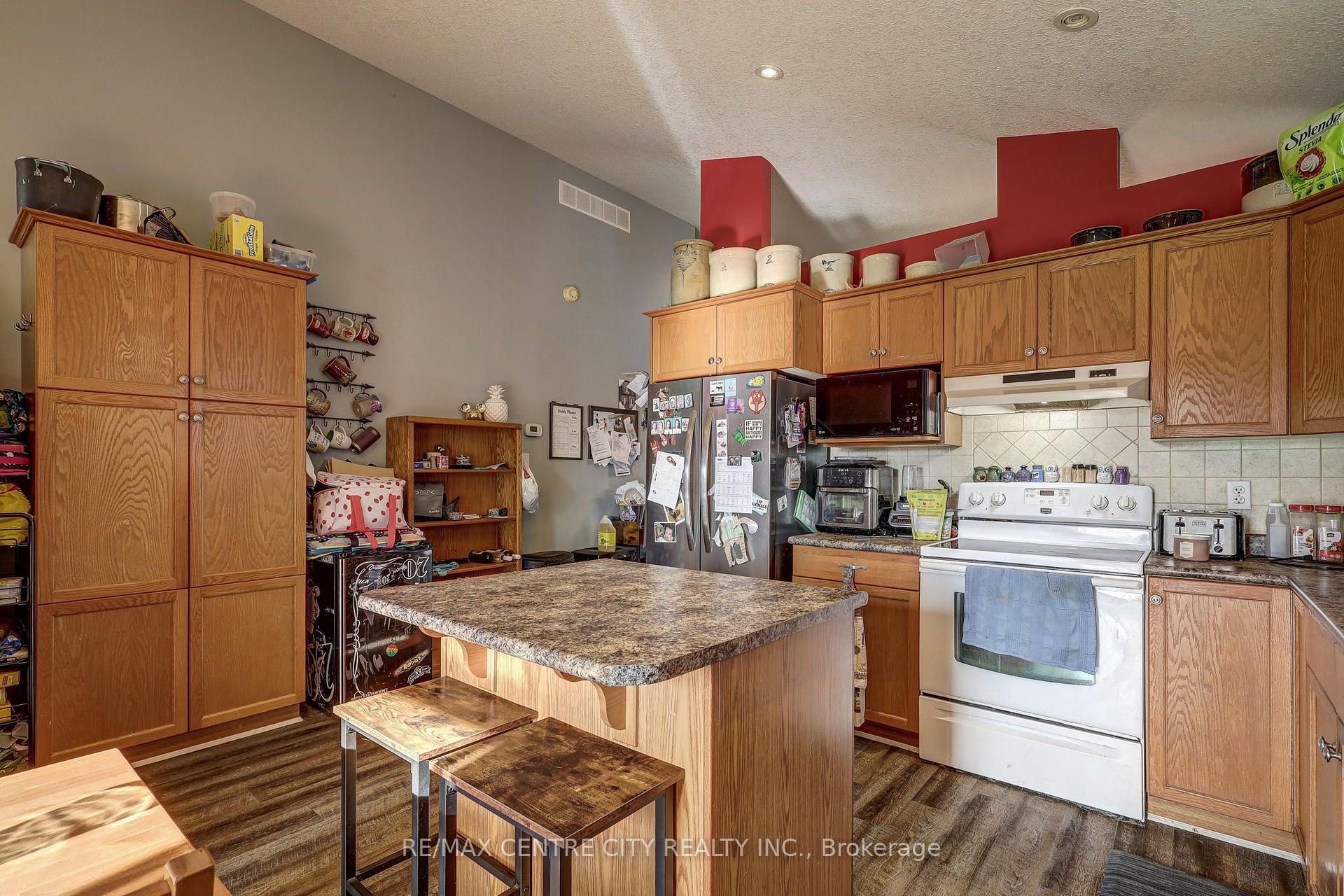 Photo 26 of 26 Glenview Court, St. Thomas — HOMEH