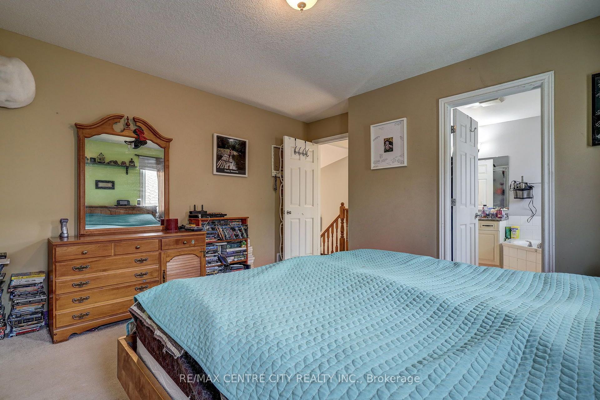 Photo 30 of 26 Glenview Court, St. Thomas — HOMEH