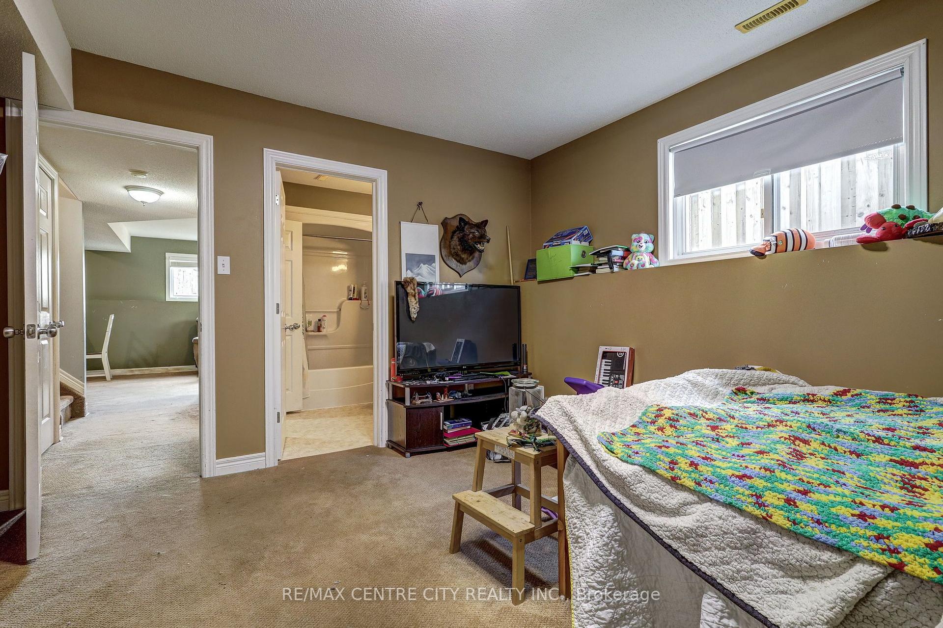Photo 41 of 26 Glenview Court, St. Thomas — HOMEH