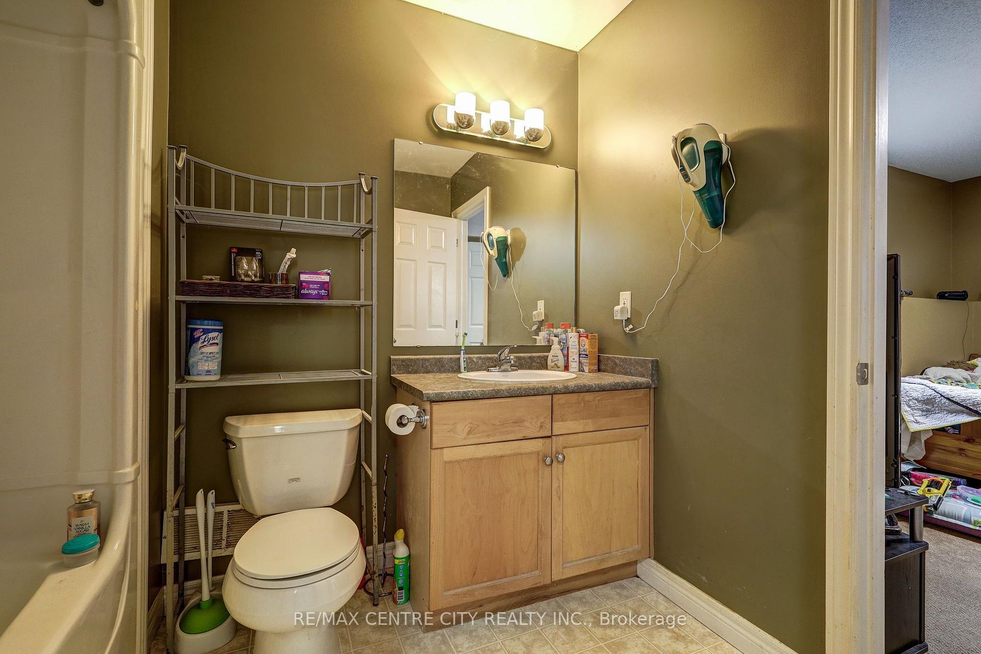 Photo 42 of 26 Glenview Court, St. Thomas — HOMEH
