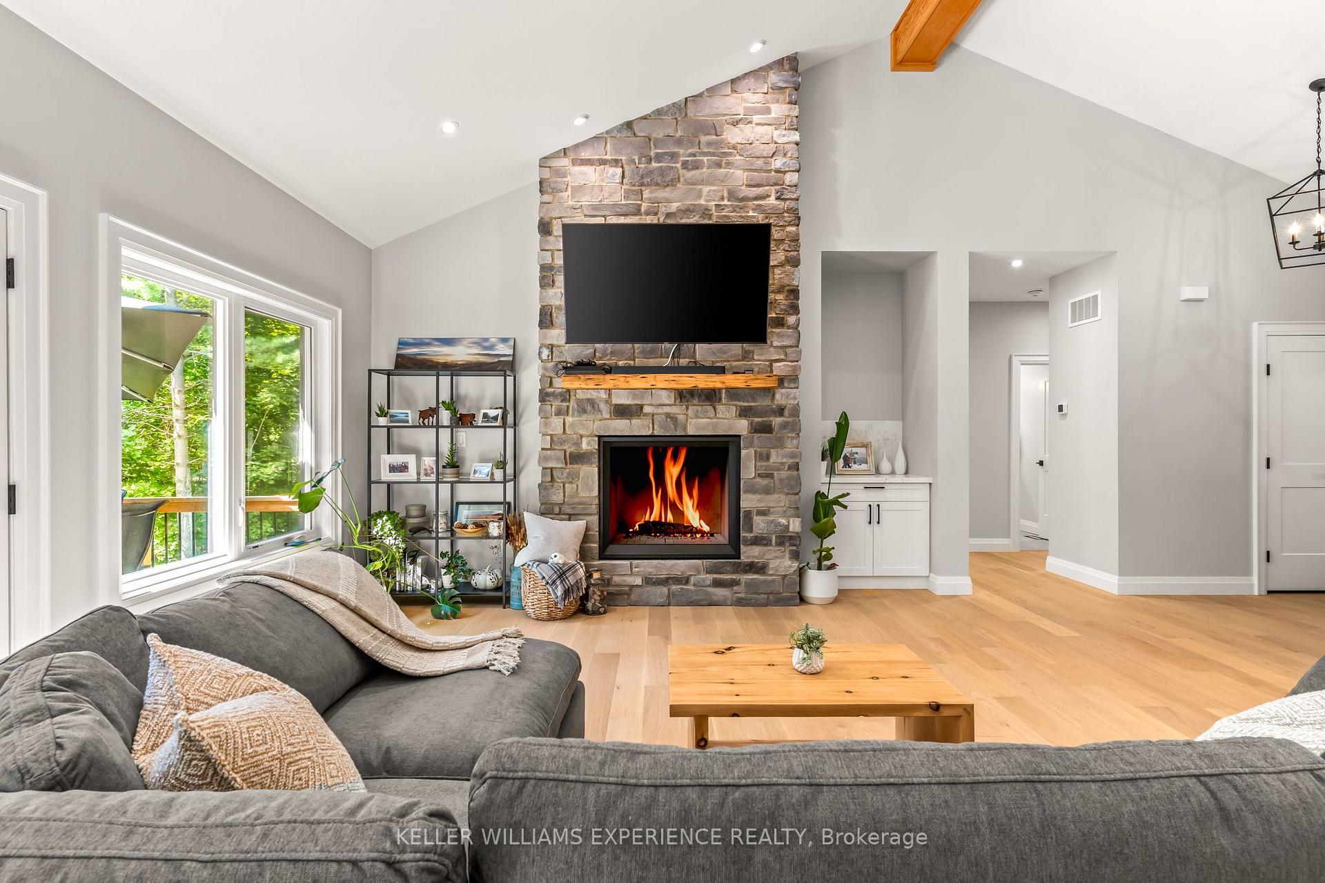 Photo 5 of 1065 Kilworthy Road, Gravenhurst, Morrison — HOMEH