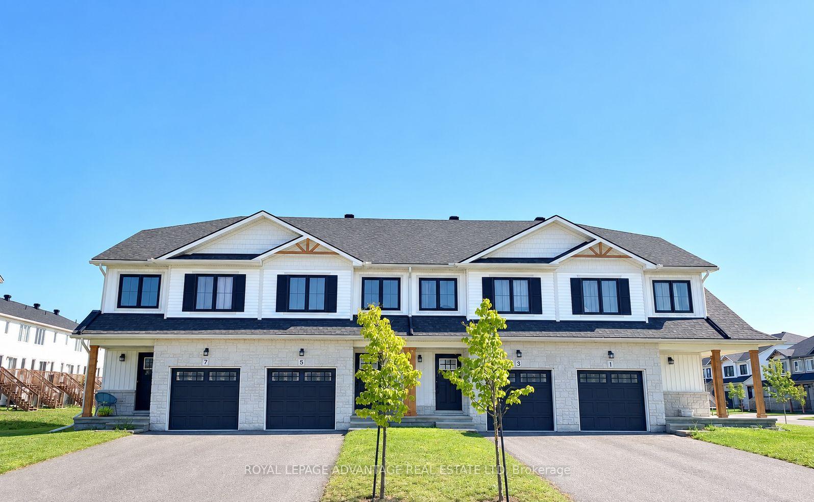 Photo 2 of 5 Whitcomb Crescent, Smiths Falls, Smiths Falls — HOMEH
