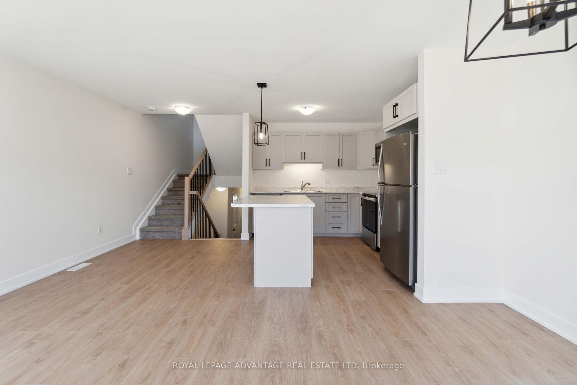 Photo 8 of 5 Whitcomb Crescent, Smiths Falls, Smiths Falls — HOMEH