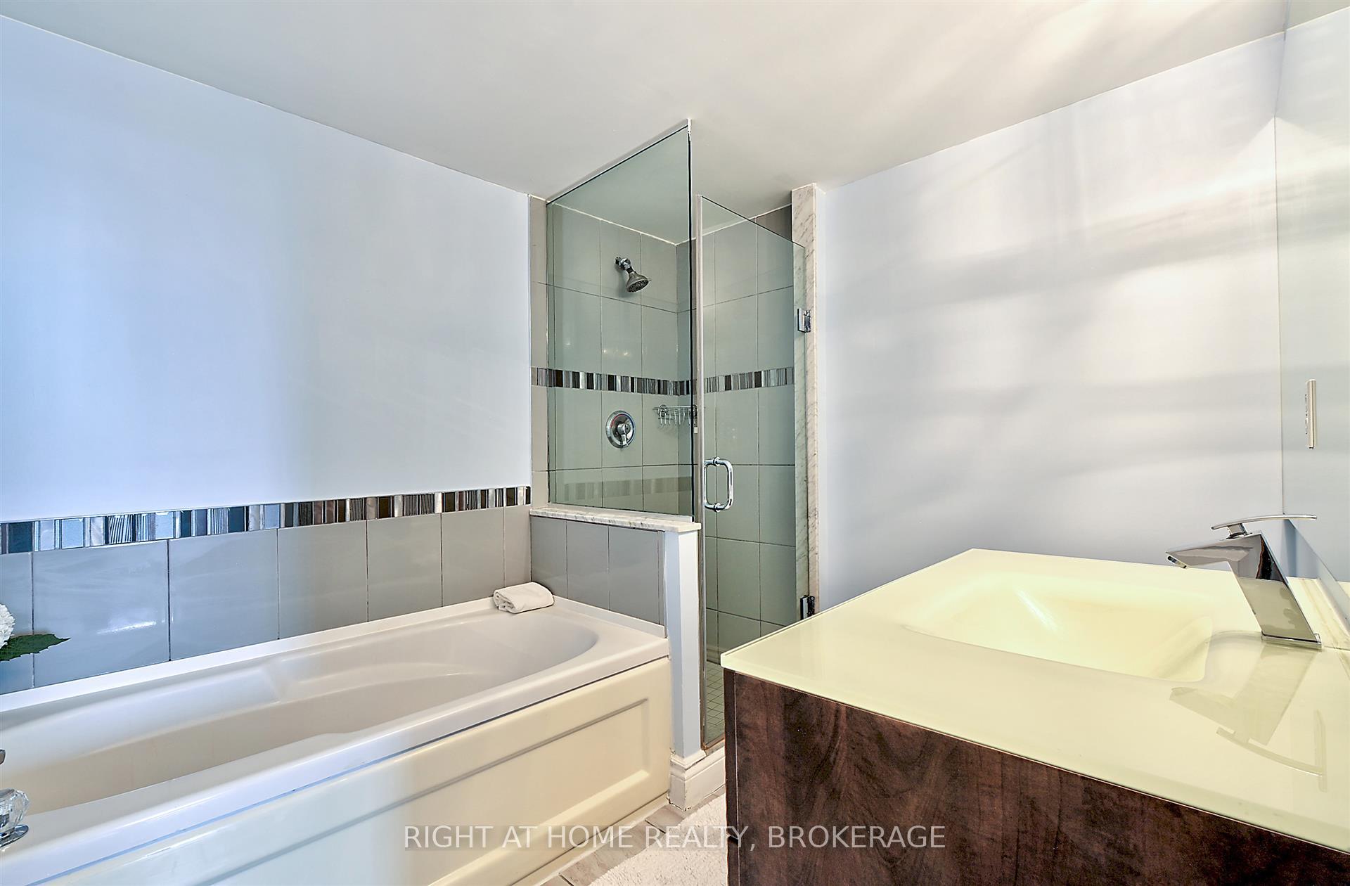 Photo 15 of Unit 206, 101 Subway Crescent, Etobicoke, Islington-City Centre West — HOMEH