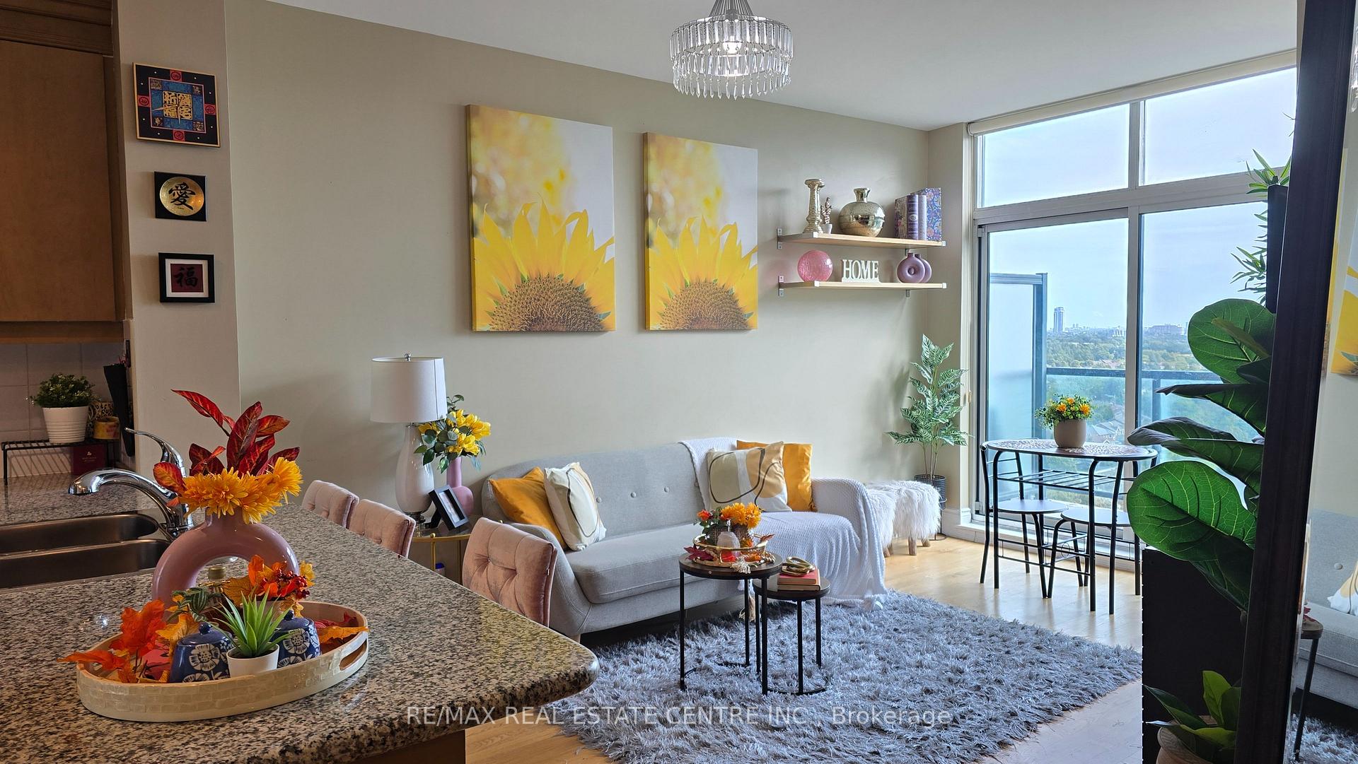 Photo 4 of Unit PH207, 18 Harding Boulevard, Richmond Hill, Harding — HOMEH