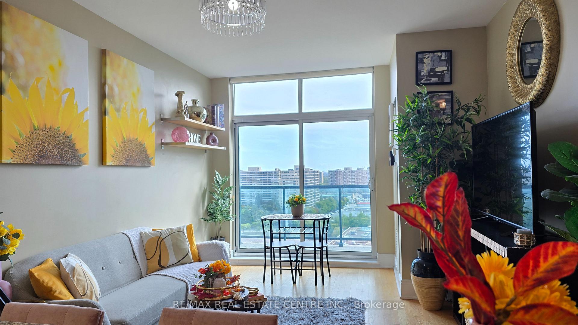 Photo 6 of Unit PH207, 18 Harding Boulevard, Richmond Hill, Harding — HOMEH