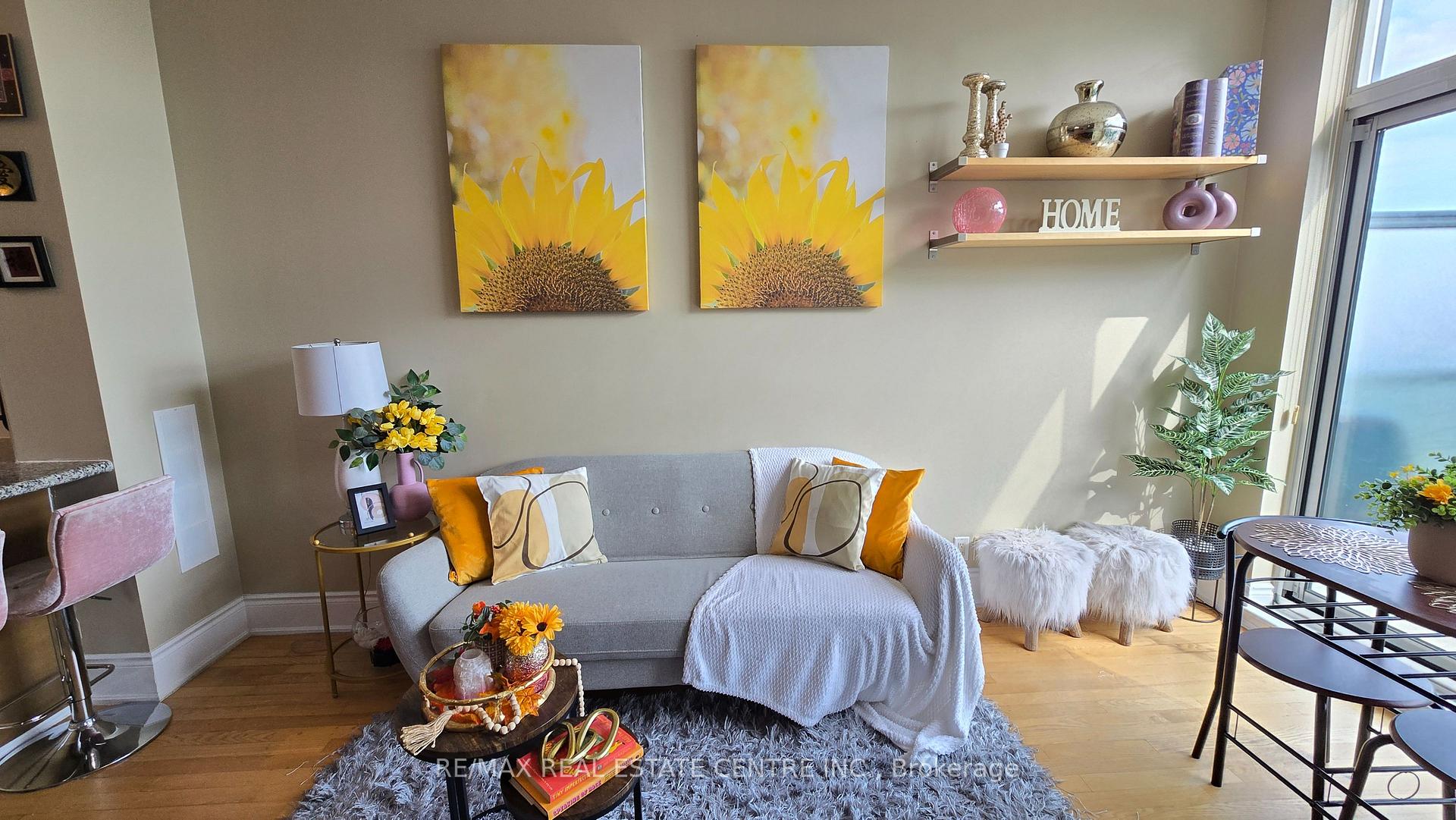 Photo 9 of Unit PH207, 18 Harding Boulevard, Richmond Hill, Harding — HOMEH