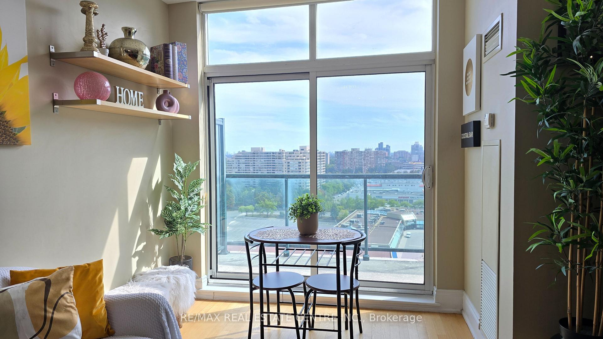 Photo 10 of Unit PH207, 18 Harding Boulevard, Richmond Hill, Harding — HOMEH