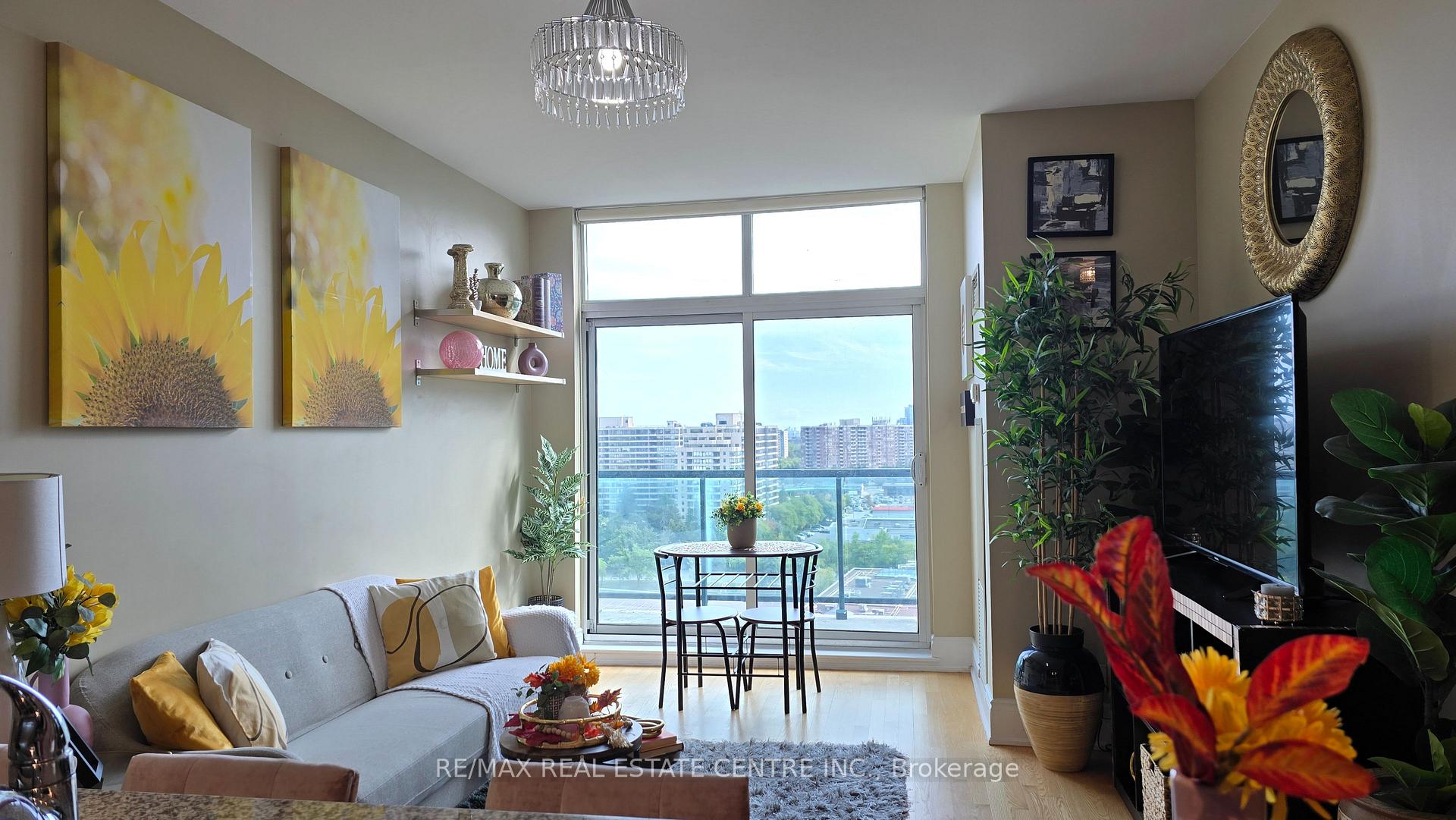 Photo 11 of Unit PH207, 18 Harding Boulevard, Richmond Hill, Harding — HOMEH
