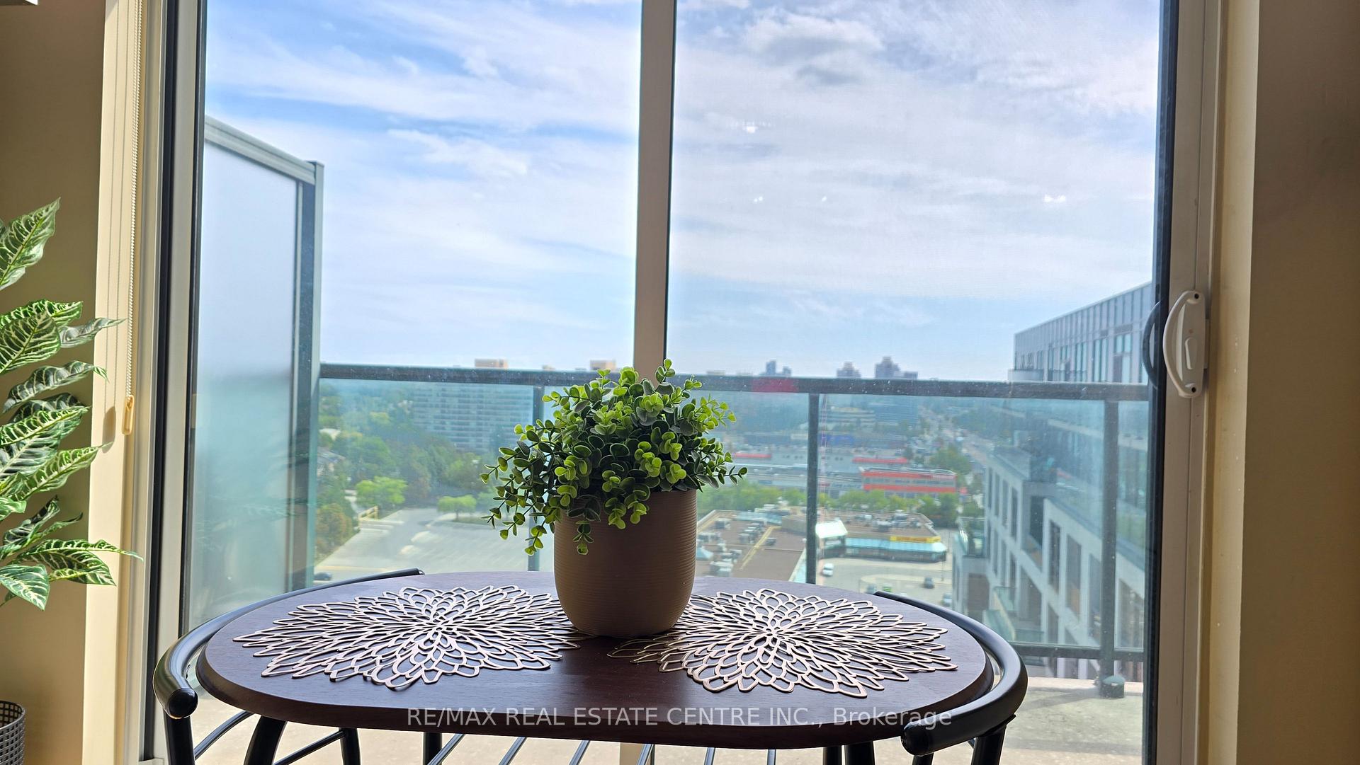 Photo 13 of Unit PH207, 18 Harding Boulevard, Richmond Hill, Harding — HOMEH