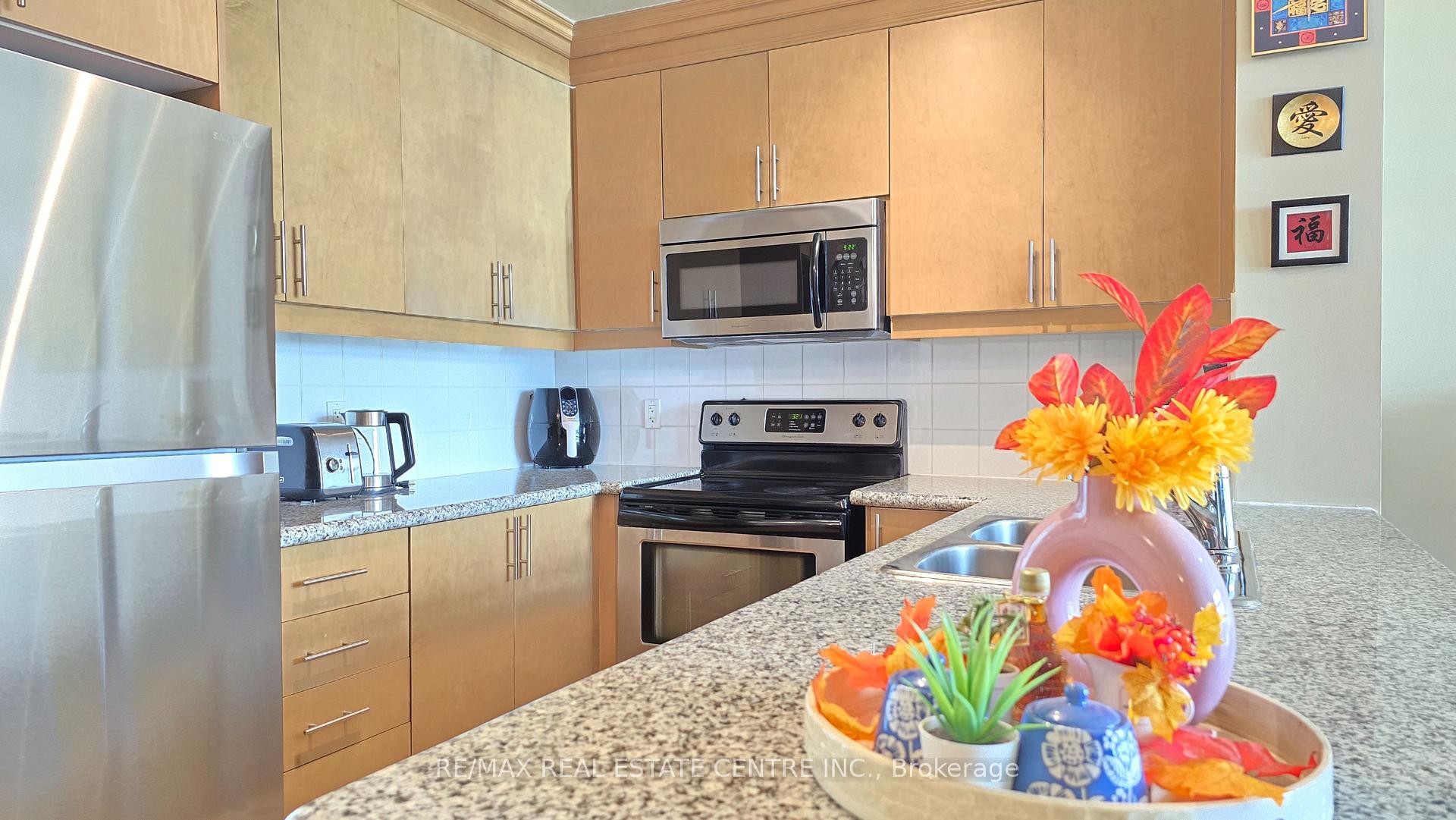 Photo 20 of Unit PH207, 18 Harding Boulevard, Richmond Hill, Harding — HOMEH