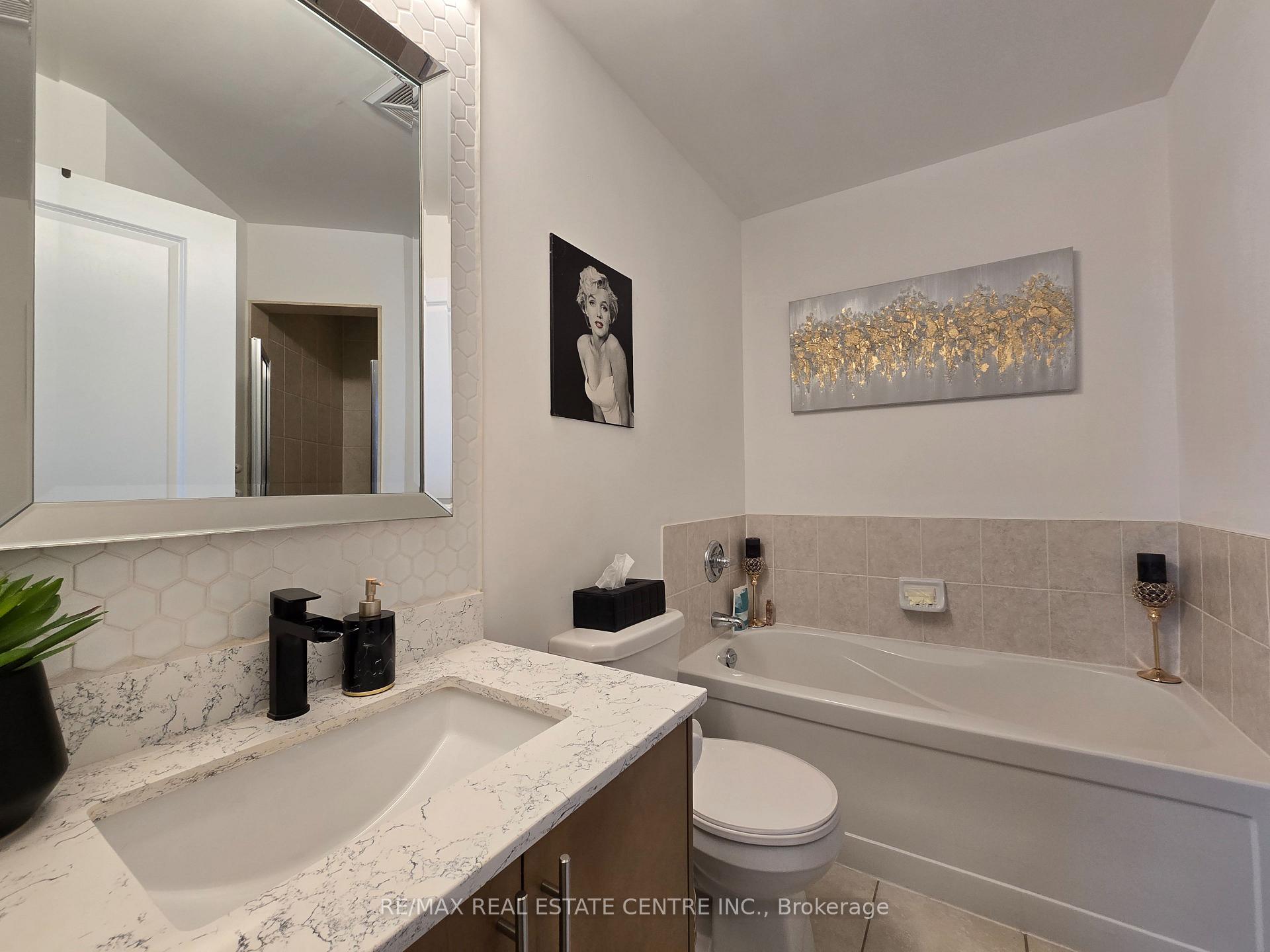 Photo 36 of Unit PH207, 18 Harding Boulevard, Richmond Hill, Harding — HOMEH
