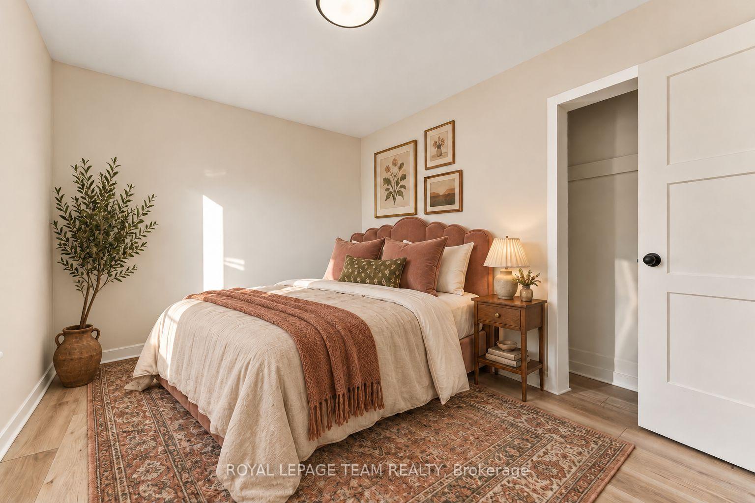 Photo 11 of Unit B, 13 Balsam Street, Ottawa, West Centre Town — HOMEH