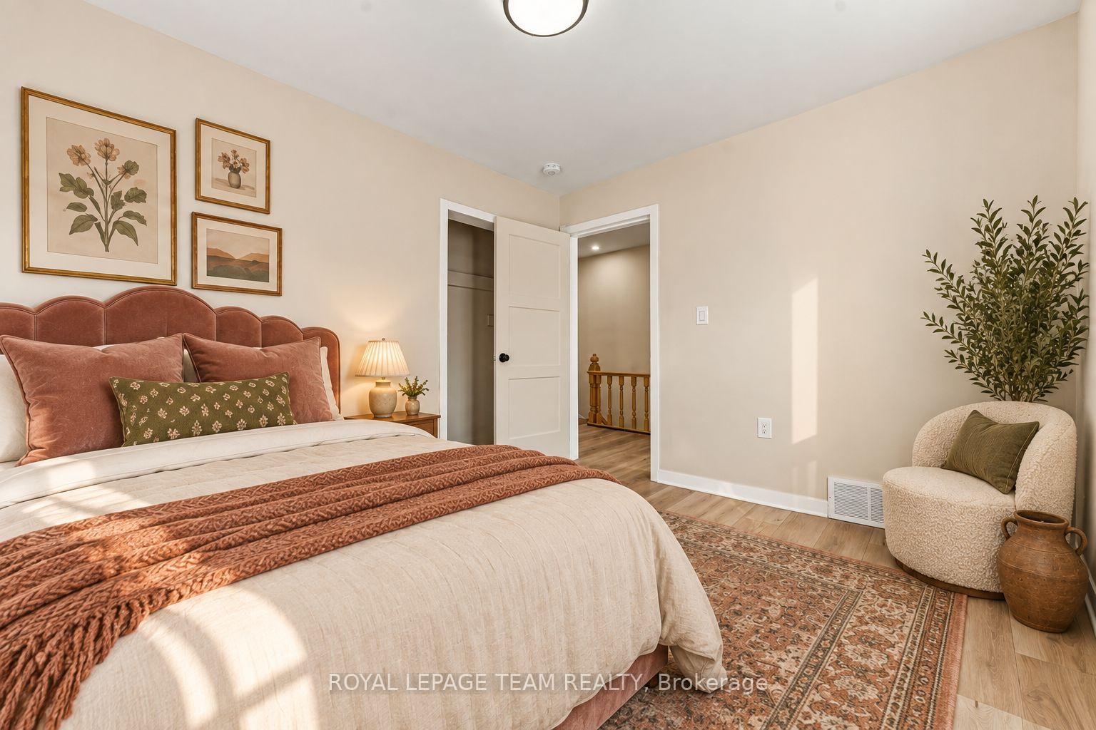 Photo 12 of Unit B, 13 Balsam Street, Ottawa, West Centre Town — HOMEH