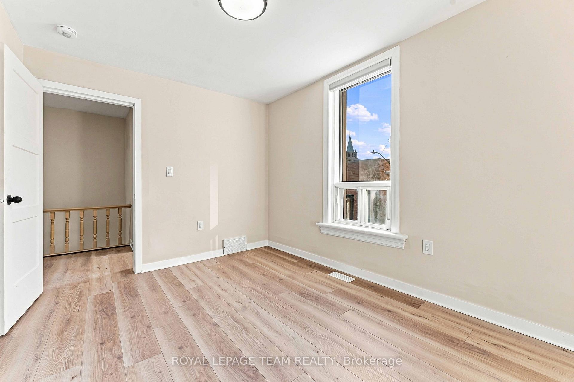 Photo 14 of Unit B, 13 Balsam Street, Ottawa, West Centre Town — HOMEH